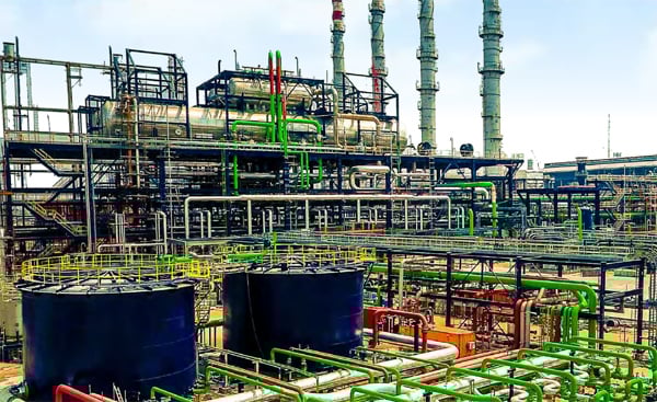 A-section-of-the-Dangote-refinery-1