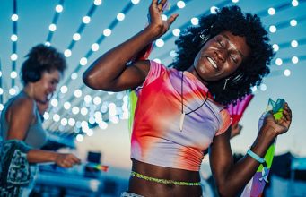 The Rise of “Silent Discos” in Accra: Where Ghanaians Dance Alone—But Together